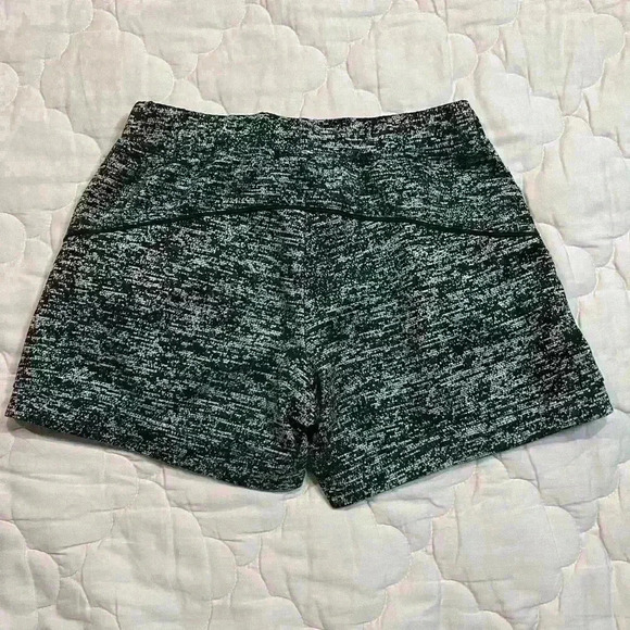 Nike Women’s  Shorts size L - Picture 4 of 6